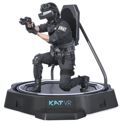 지향성인 가상 현실 러닝 머신 옴니에서 자연적 워킹